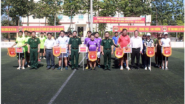Giao lưu bóng đá mini chào mừng 88 năm ngày thành lập Đoàn Thanh niên Cộng sản Hồ Chí Minh